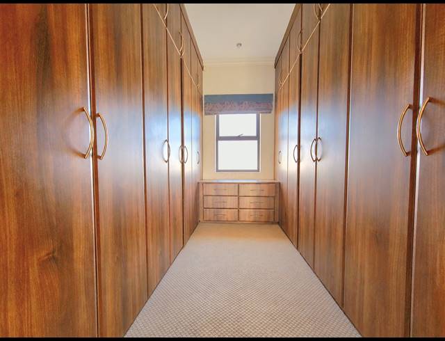 4 BEDROOM FREEHOLD FOR SALE IN SUNWARD PARK
